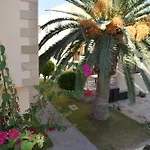 Dimma Seaside Apartament *