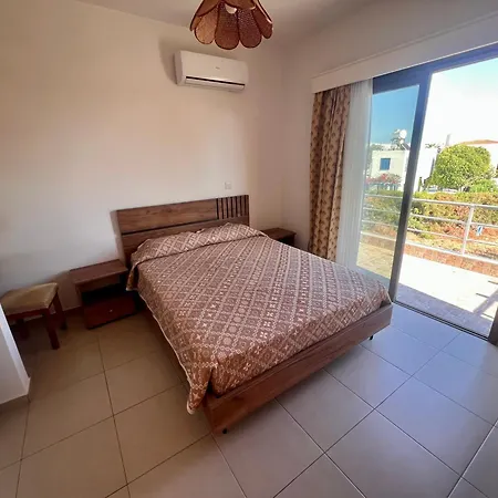 Dimma Seaside Apartament Paphos